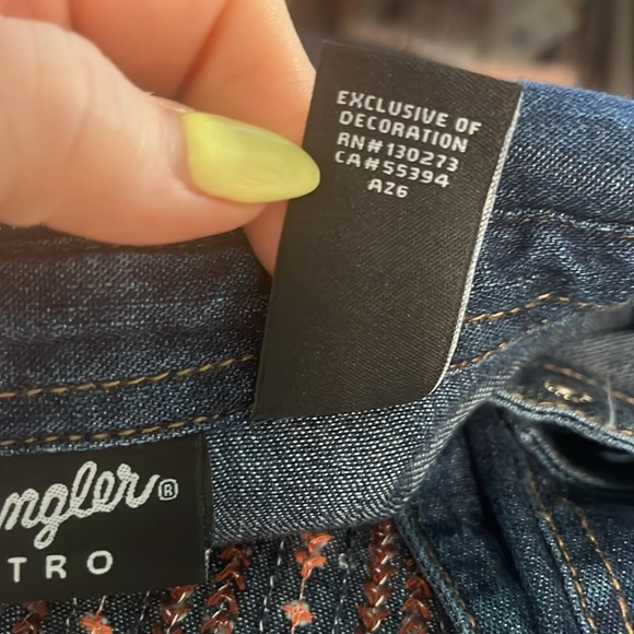 Wrangler Retro Denim Dress Embroidered Back Belt Long Sleeves Pearl Button Snaps - Picture 11 of 13